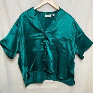 NWT VTG Victoria's Secret Gold Label Emerald Green Satin Like Pajama Top